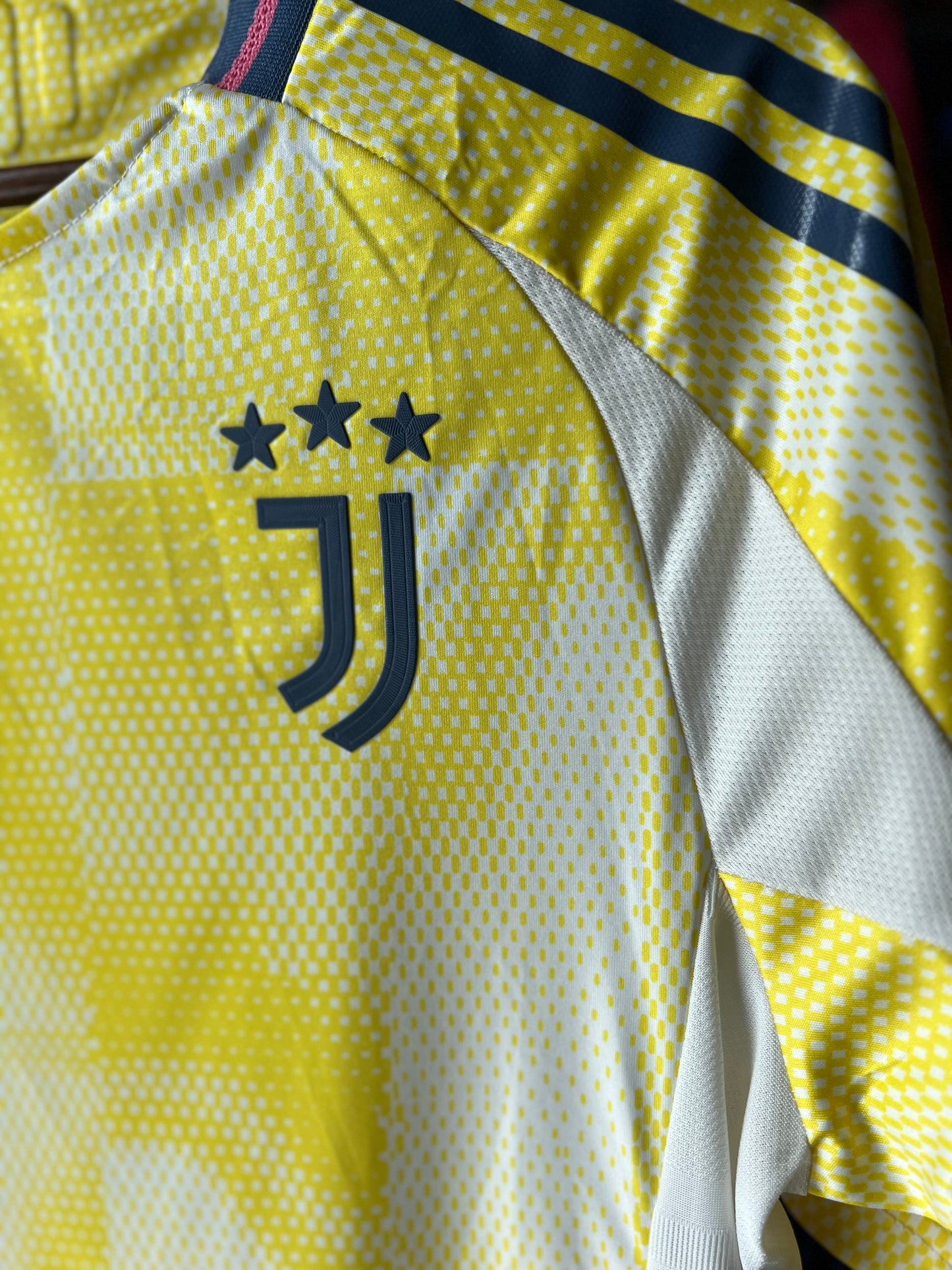 24 JNS Away Player