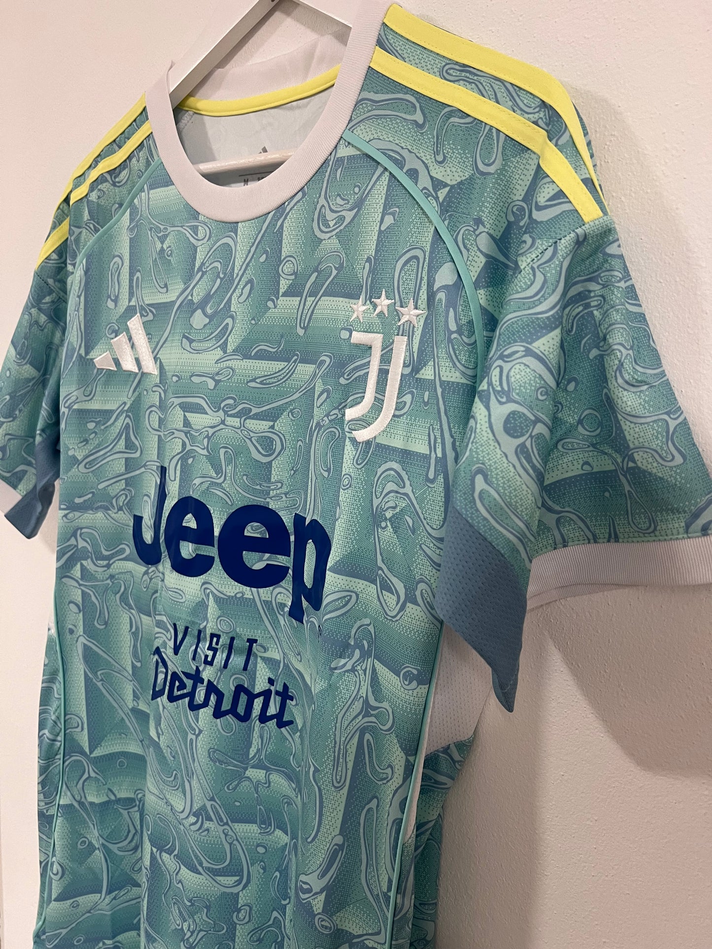 2025-26 JNS Away Fan