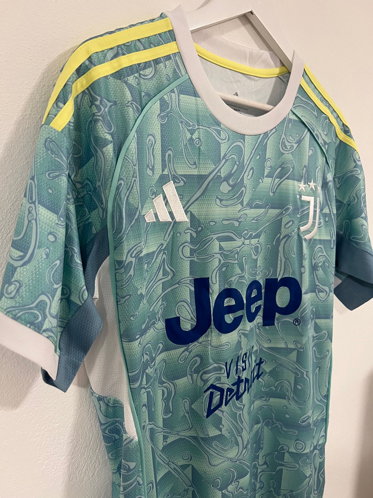 2025-26 JNS Away Fan